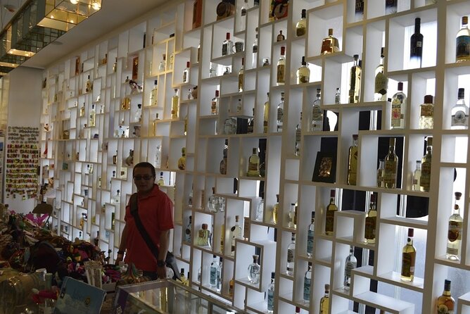 EXCLUSIVE TOUR Tequila & Mezcal - small groups - A short lesson in Mexico’s agave spirits