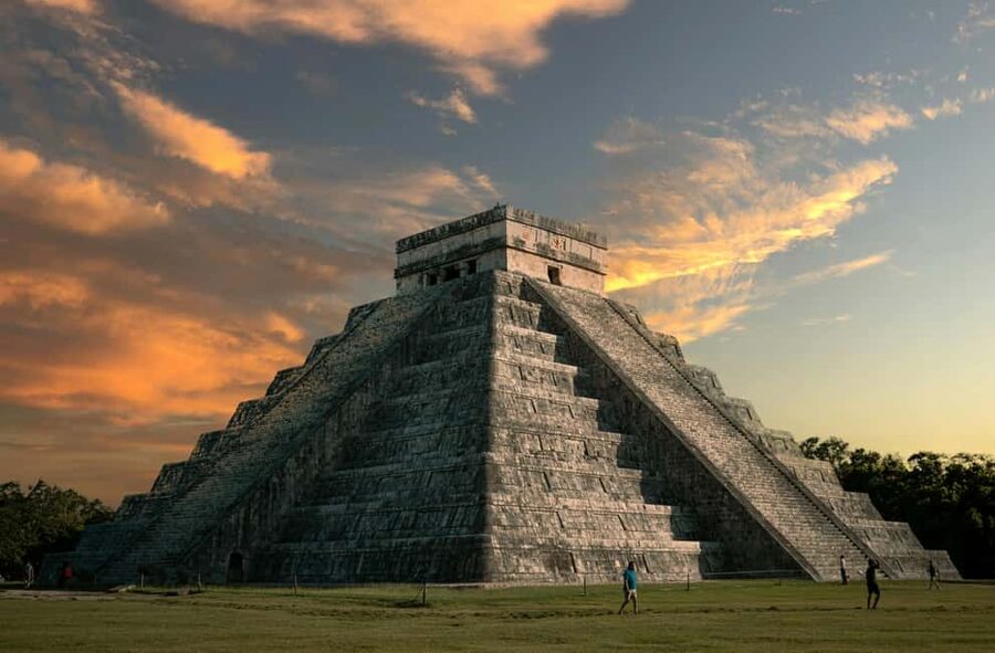 From Cancun: Chichén Itzá, cenote, Valladolid, and Tequila - Chichén Itzá and the Pyramid of Kukulcán
