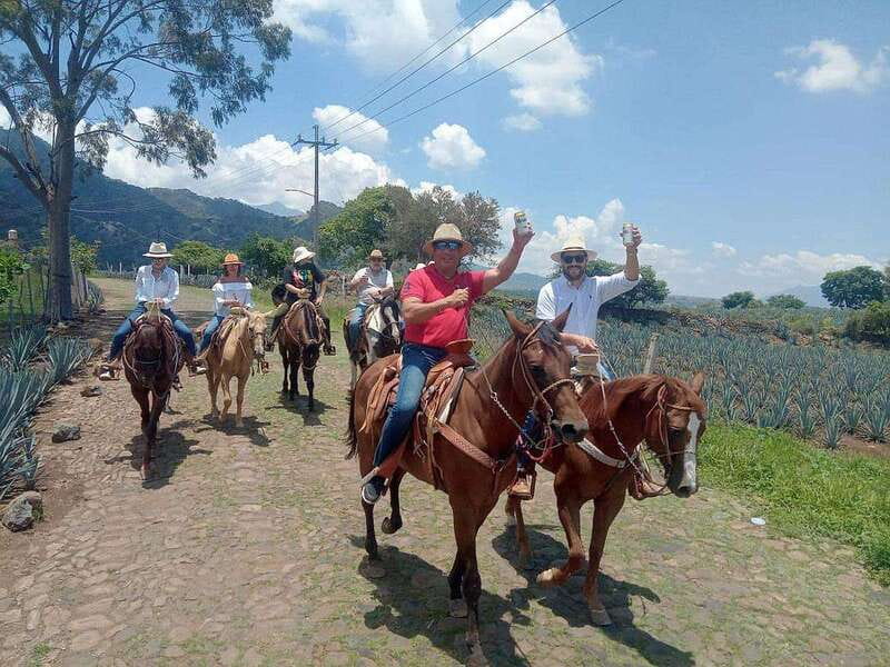Guadalajara: Horse Riding on the Tequila Route with Tastings - Guides, language, and the pace of the day