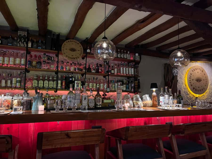 Holbox: Tequila Tasting Experience at Tequila O'clock - Comparing blanco, reposado, and añejo