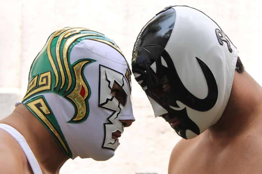 Mexico City: Mexican Lucha Libre Experience & Mezcal Tasting - Walking Mexico City’s historic center