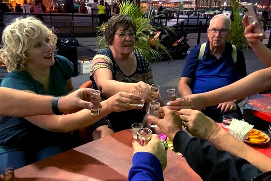 Mexico City: Mexican Lucha Libre Experience & Mezcal Tasting - Getting to the arena by Metrobus