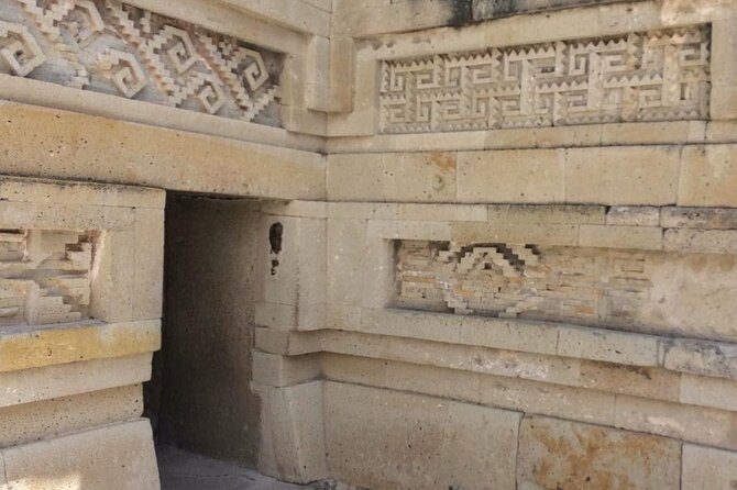 Private tour Mitla, Weavers town, Mezcal and Boil the water - A full Oaxaca day with four distinct stops