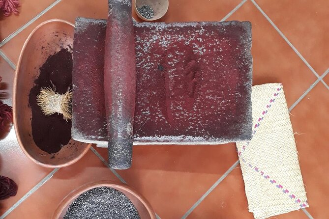Private tour Mitla, Weavers town, Mezcal and Boil the water - The Tule Tree, a huge opening scene