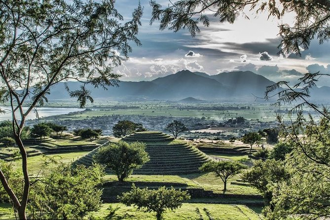 The Fire TOUR - Pyramids, Volcanoes, Agaves & Tequila - Why Guachimontones makes this more than a tequila tour
