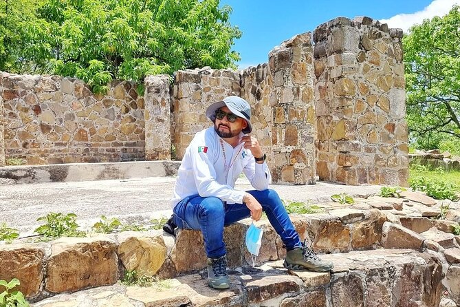 Tour Monte Albán, Hierve el agua, Teotitlán Del Valle and Mezcal - Guides, vehicles, and the value of going private