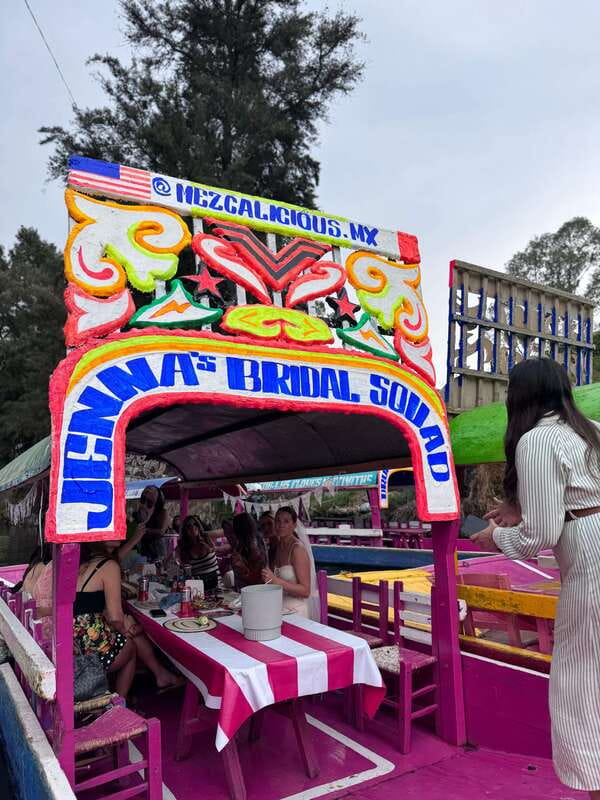 Xochimilco: Tequila tasting (unlimited) and cultural party on a boat - The final 10 minutes: a short breather before returning
