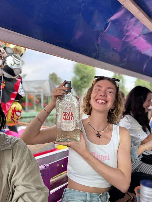 Xochimilco: Tequila tasting (unlimited) and cultural party on a boat - Shared boat or private group?